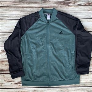 👚 Adidas Jacket